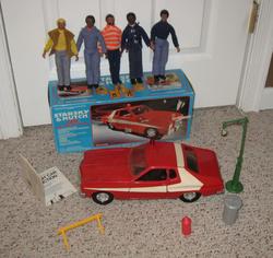 Vintage 1976 MEGO STARSKY & HUTCH CAR W/BOX + 5 Figures
